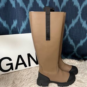 NEW in box, GANNI rubber rain boot sz 38 / 8